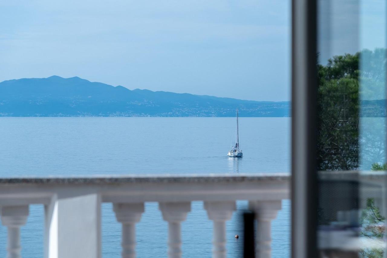 Apartment Bor - On The Beach Malinska Exterior photo