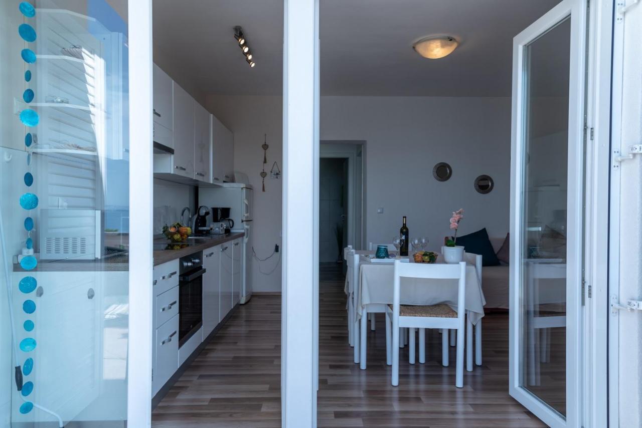 Apartment Bor - On The Beach Malinska Exterior photo
